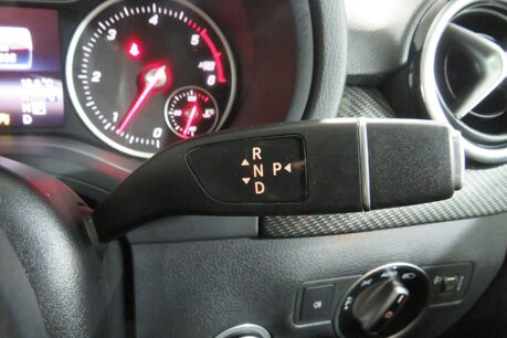 Mercedes-Benz B Class B 200 D AMG LINE EXECUTIVE Image 26