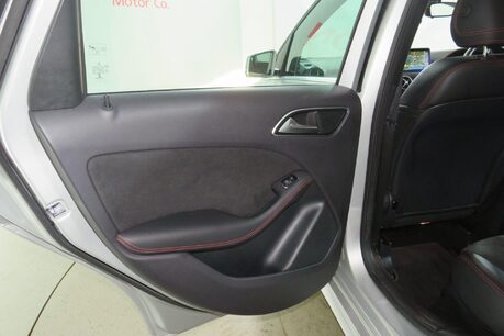 Mercedes-Benz B Class B 200 D AMG LINE EXECUTIVE Image 31