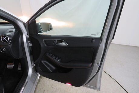 Mercedes-Benz B Class B 200 D AMG LINE EXECUTIVE Image 29