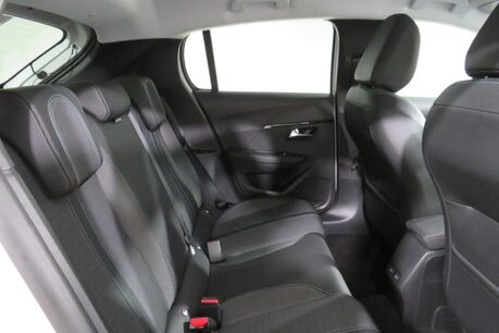Peugeot 208 PURETECH ALLURE S/S Image 13