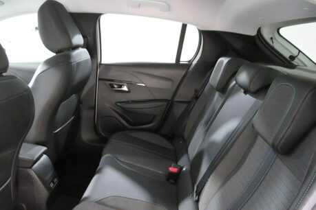 Peugeot 208 PURETECH ALLURE S/S Image 15