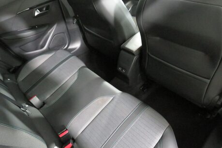 Peugeot 208 PURETECH ALLURE S/S Image 14
