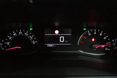 Peugeot 208 PURETECH ALLURE S/S Image 26