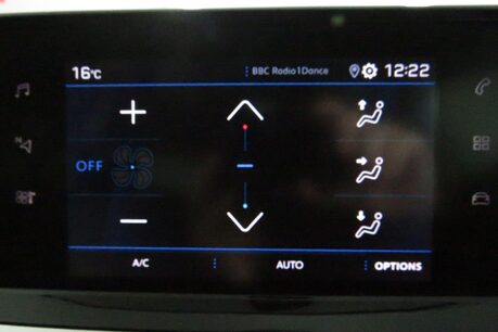 Peugeot 208 PURETECH ALLURE S/S Image 22