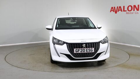 Peugeot 208 PURETECH ALLURE S/S Interior