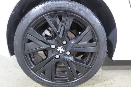 Peugeot 208 PURETECH ALLURE S/S Image 20
