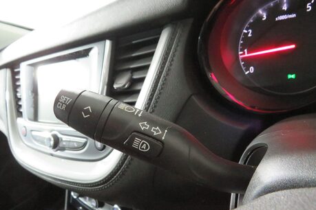 Vauxhall Grandland X SE Image 29