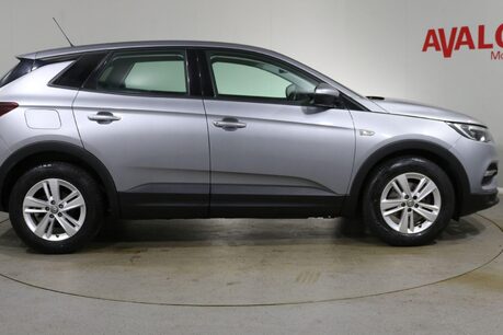 Vauxhall Grandland X SE Image 4