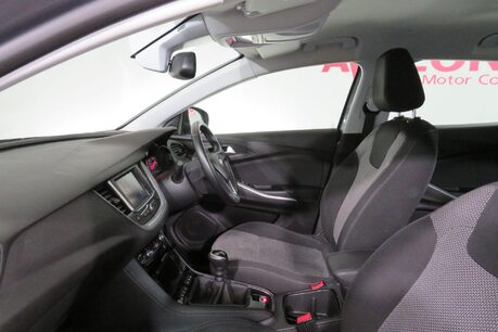 Vauxhall Grandland X SE Image 16