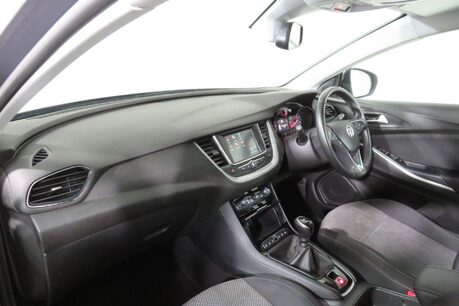 Vauxhall Grandland X SE Image 15