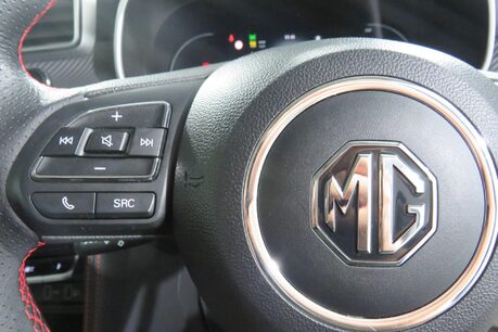 MG ZS TROPHY CONNECT Image 19