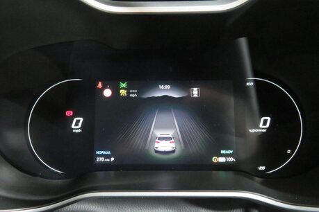 MG ZS TROPHY CONNECT Image 13