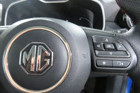 MG ZS TROPHY CONNECT Image 20