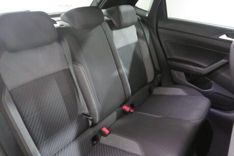 Volkswagen Polo R-LINE TSI Image 25