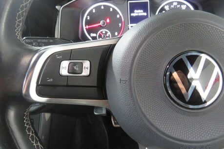 Volkswagen Polo R-LINE TSI Image 20