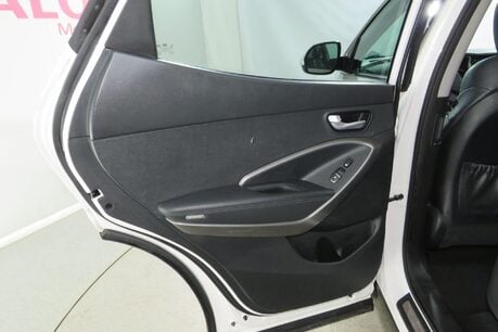 Hyundai SANTA FE CRDI PREMIUM Image 21