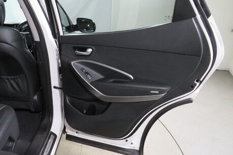 Hyundai SANTA FE CRDI PREMIUM Image 20