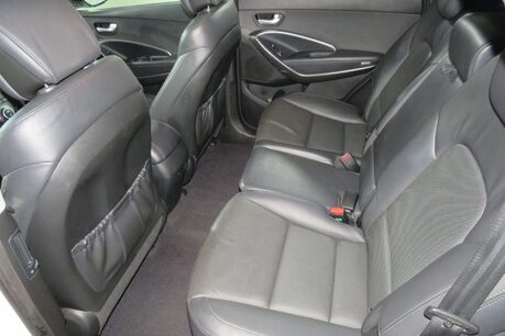 Hyundai SANTA FE CRDI PREMIUM Image 15