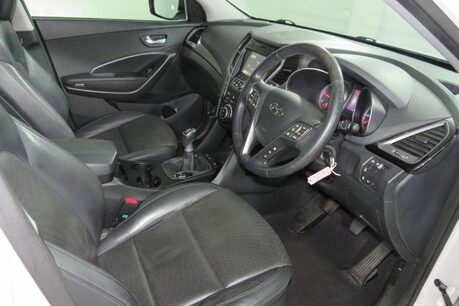Hyundai SANTA FE CRDI PREMIUM Image 2