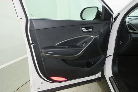 Hyundai SANTA FE CRDI PREMIUM Image 22