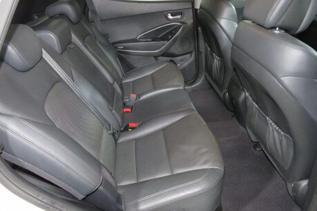 Hyundai SANTA FE CRDI PREMIUM Image 14