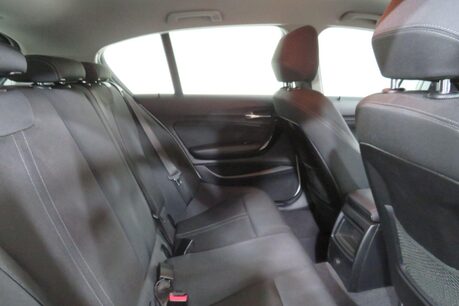 BMW 1 Series 118I SPORT Image 14