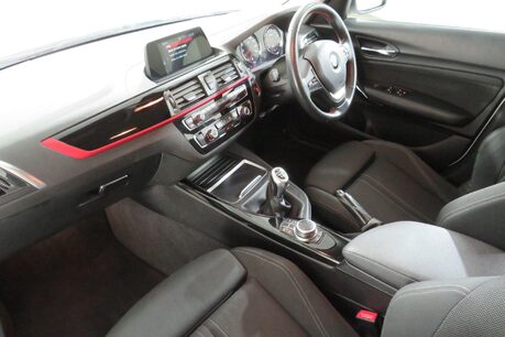 BMW 1 Series 118I SPORT Image 20