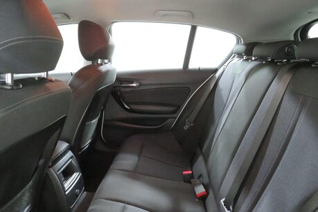 BMW 1 Series 118I SPORT Image 17