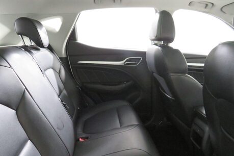 MG ZS EXCLUSIVE Image 15