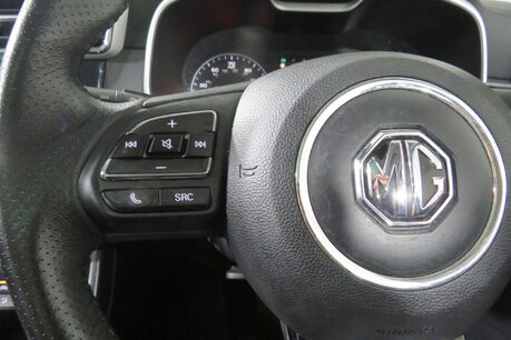 MG ZS EXCLUSIVE Image 23