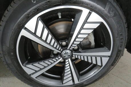 MG ZS EXCLUSIVE Image 11