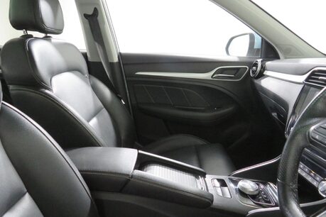 MG ZS EXCLUSIVE Image 13