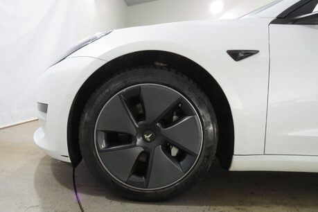 Tesla Model 3 STANDARD RANGE PLUS Image 17