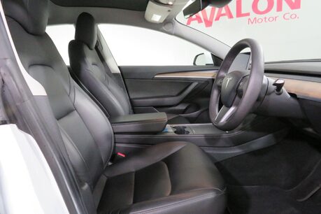 Tesla Model 3 STANDARD RANGE PLUS Image 13