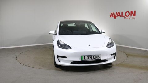 Tesla Model 3 STANDARD RANGE PLUS Interior