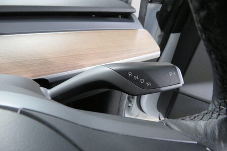 Tesla Model 3 STANDARD RANGE PLUS Image 27