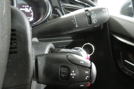 DS DS 3 BLUEHDI CONNECTED CHIC S/S Image 28