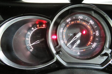 DS DS 3 BLUEHDI CONNECTED CHIC S/S Image 26