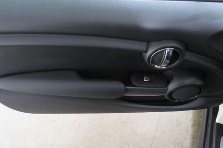 Mini Hatch ONE Image 27