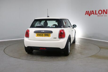 Mini Hatch ONE Image 10