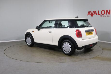 Mini Hatch ONE Image 8