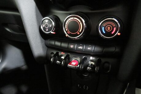 Mini Hatch ONE Image 24