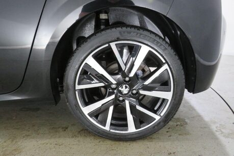 Peugeot 208 PURETECH ALLURE S/S Image 11