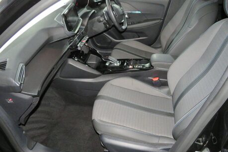 Peugeot 208 PURETECH ALLURE S/S Image 20