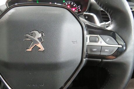 Peugeot 208 PURETECH ALLURE S/S Image 26