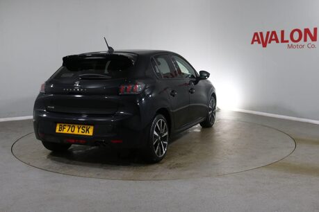 Peugeot 208 PURETECH ALLURE S/S Image 10