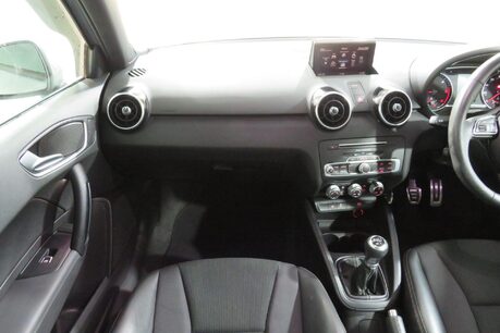 Audi A1 TDI S LINE Image 21