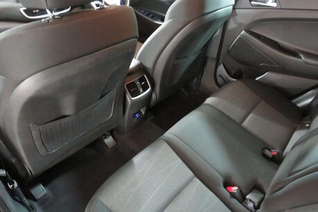 Hyundai TUCSON GDI SE NAV Image 18