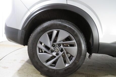 Nissan Qashqai DIG-T ACENTA PREMIUM DCT MHEV Image 11