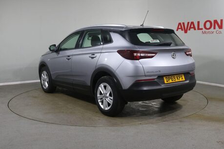 Vauxhall Grandland X SE Image 8